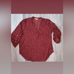 Lush Women’s Blouse Size Small Mahogany Black V-neck Roll Tab Sleeve Animal Prnt